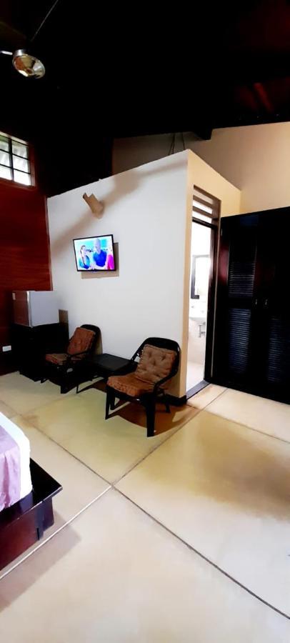 Hotel Amazon Bed And Breakfast Leticia Exterior photo